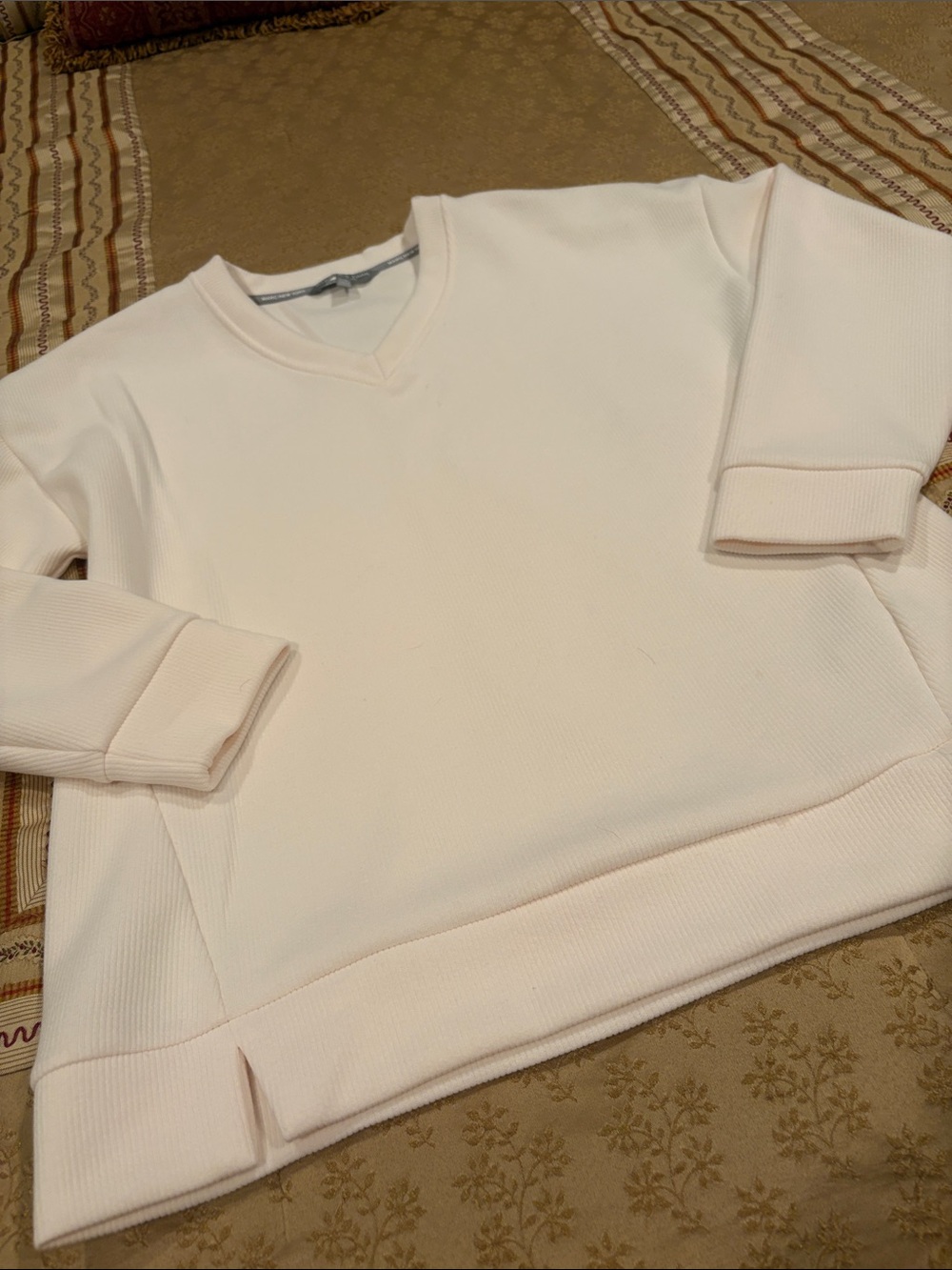 NWOT Marc New York Men's Light Cream V-Neck Sweater, Polyester Blend, Size Large